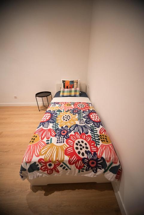 By Universitat Private Rooms Barcelona Bagian luar foto
