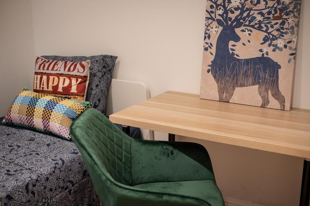 By Universitat Private Rooms Barcelona Bagian luar foto