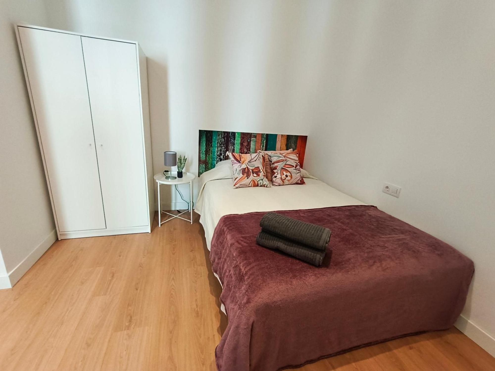 By Universitat Private Rooms Barcelona Bagian luar foto