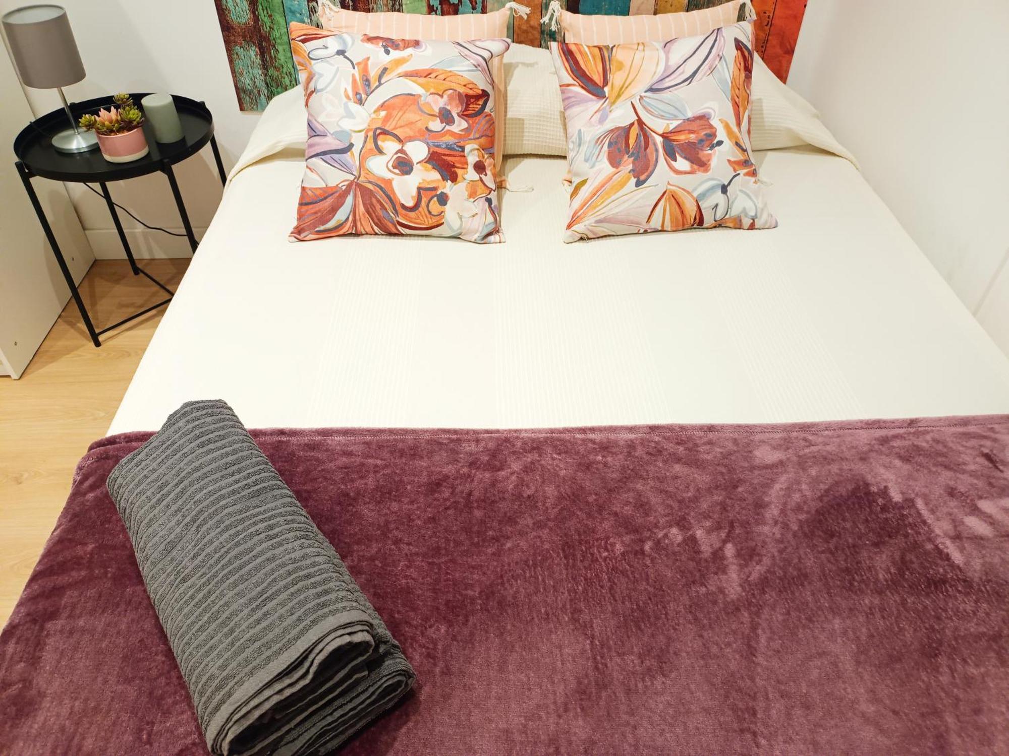 By Universitat Private Rooms Barcelona Bagian luar foto