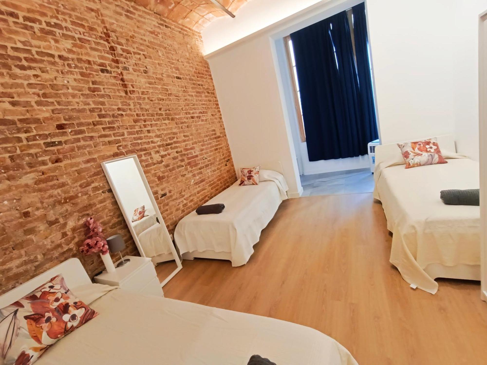 By Universitat Private Rooms Barcelona Bagian luar foto
